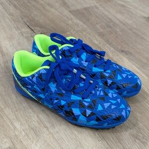 NEW Boys Dream Pairs Indoor Soccer Shoes